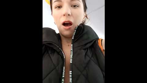 Media: brilliant_queen1 Stripchat 2024-09-20 00:43:00