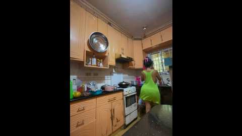 Media: sweetieme Stripchat 2024-09-20 03:02:00