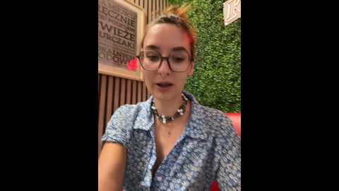 Media: the_snowwhitee Stripchat 2024-09-20 09:53:00