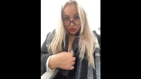 Media: charming_evaa Stripchat 2024-09-21 09:23:00