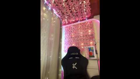 Media: enyeld_ruru Stripchat 2024-09-21 18:21:00