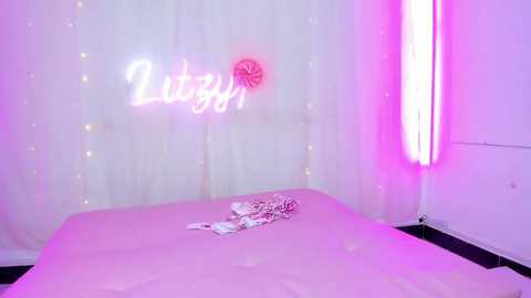Media: litzy1_ Stripchat 2024-09-21 05:55:00