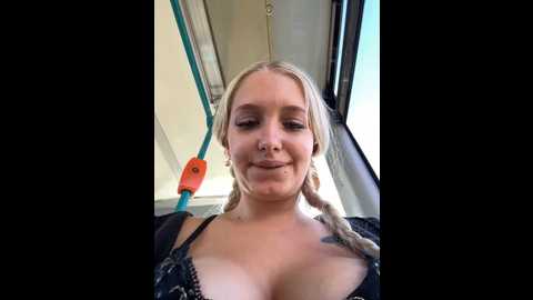 Media: milkyy_wway Stripchat 2024-09-21 08:33:00