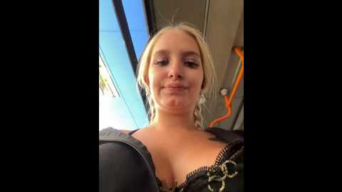 Media: milkyy_wway Stripchat 2024-09-21 10:32:00