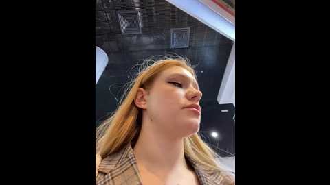 Media: honey___hot Stripchat 2024-09-22 16:39:00