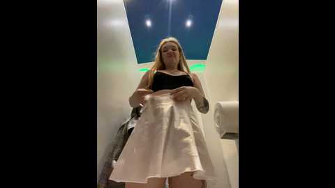 Media: honey___hot Stripchat 2024-09-22 18:09:00