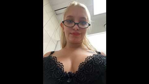 Media: milkyy_wway Stripchat 2024-09-22 10:31:00