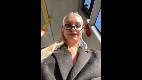 Media: milkyy_wway Stripchat 2024-09-22 11:27:00