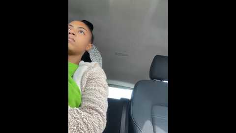 Media: tamia_98 Stripchat 2024-09-22 08:06:00