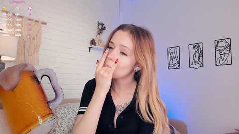 Media: dominikaelis Stripchat 2024-09-23 20:50:00