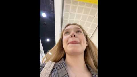 Media: honey___hot Stripchat 2024-09-23 15:23:00