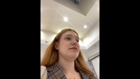 Media: honey___hot Stripchat 2024-09-23 16:20:00