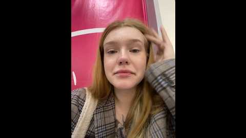 Media: honey___hot Stripchat 2024-09-23 16:58:00