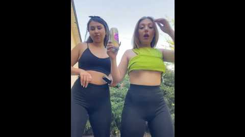 Media: kamila_sofia Stripchat 2024-09-23 11:18:00