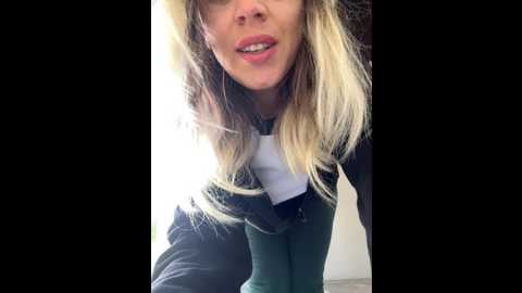 Media: ladywithbigass Stripchat 2024-09-23 06:50:00