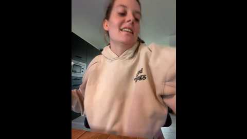 Media: newmichelle Stripchat 2024-09-23 07:51:00