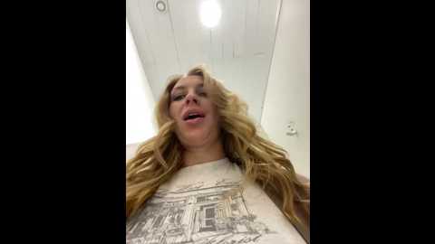 Media: sweet___emily Stripchat 2024-09-23 16:14:00