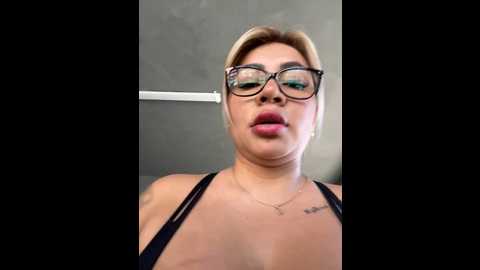 Media: dianita_1988 Stripchat 2024-09-24 15:22:00