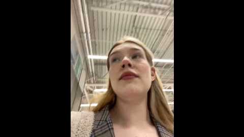 Media: honey___hot Stripchat 2024-09-24 13:17:00