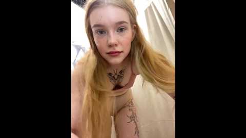 Media: honey___hot Stripchat 2024-09-24 13:48:00