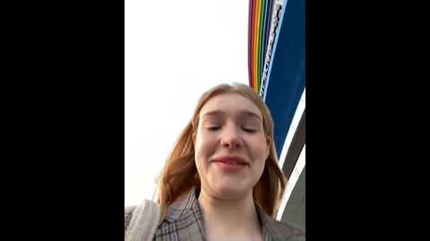 Media: honey___hot Stripchat 2024-09-24 15:32:00