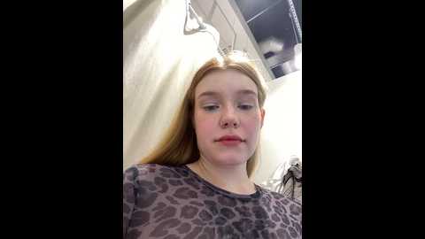 Media: honey___hot Stripchat 2024-09-24 18:03:00