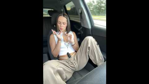 Media: maya_bay Stripchat 2024-09-24 06:42:00