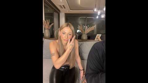Media: sexonmylvl Stripchat 2024-09-24 20:39:00