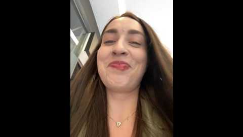Media: holly_play Stripchat 2024-09-25 12:14:00