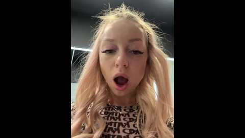 Media: melissa_grr Stripchat 2024-09-25 14:02:00