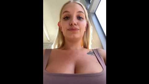 Media: milkyy_wway Stripchat 2024-09-25 11:17:00