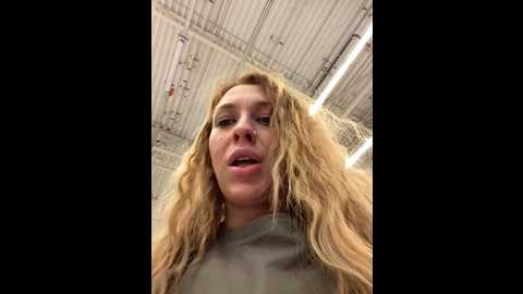 Media: sweet___emily Stripchat 2024-09-25 15:43:00