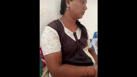 Media: tamil_ruthira Stripchat 2024-09-25 03:35:00