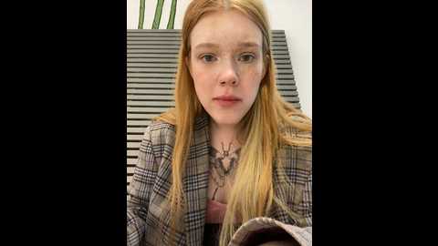 Media: honey___hot Stripchat 2024-09-26 15:34:00