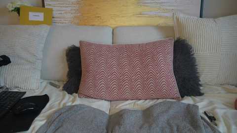 Media: hotbella_ Stripchat 2024-09-26 13:56:00