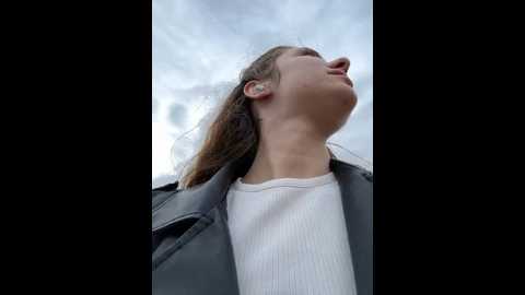 Media: mariid Stripchat 2024-09-26 07:18:00