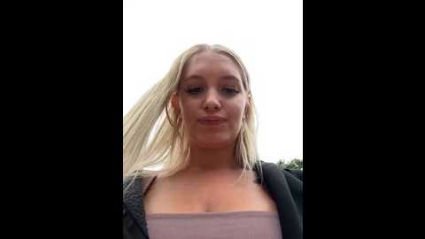 Media: milkyy_wway Stripchat 2024-09-26 09:02:00