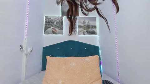 Media: redasshottie Stripchat 2024-09-26 04:00:00