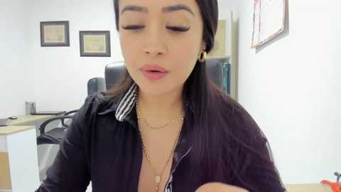 Media: sara_fun Stripchat 2024-09-26 04:57:00