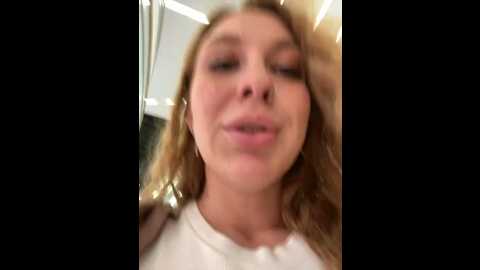 Media: sweet___emily Stripchat 2024-09-26 17:05:00