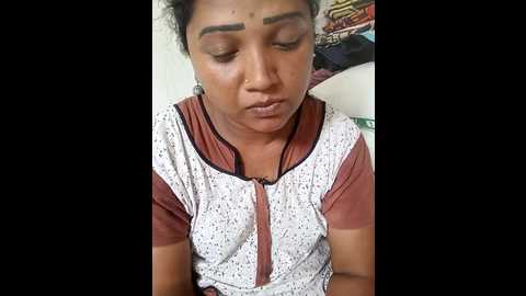 Media: tamil_ruthira Stripchat 2024-09-26 05:32:00