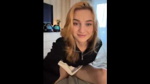 Media: _angelari_ Stripchat 2024-09-27 14:02:00