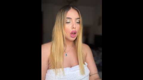 Media: alirawrz Stripchat 2024-09-27 15:13:00