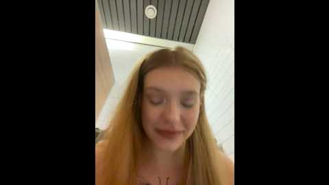 Media: honey___hot Stripchat 2024-09-27 13:15:00