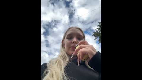 Media: milkyy_wway Stripchat 2024-09-27 10:35:00