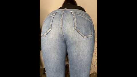 Media: miss__malaika Stripchat 2024-09-27 09:21:00