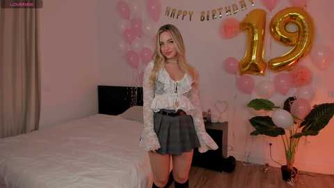 Media: nicole_youthfull Stripchat 2024-09-27 20:20:00