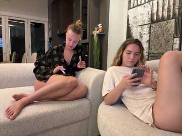 Media: nura_n_sarah Stripchat 2024-09-27 11:07:00
