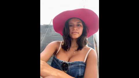 Media: sexi_noemi Stripchat 2024-09-27 16:45:00