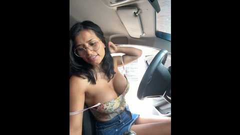 Media: sexi_noemi Stripchat 2024-09-27 18:27:00
